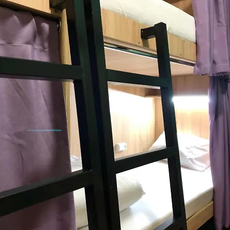 Hostel Compass Station